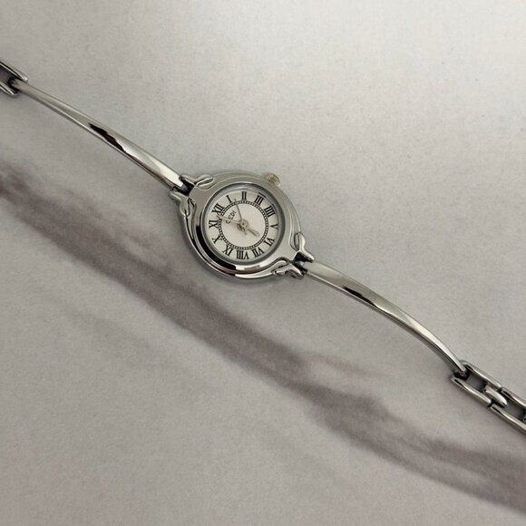 Sku0190 Retro Silver Women Fashion Round‎ Watch Stainless steel + gift bag